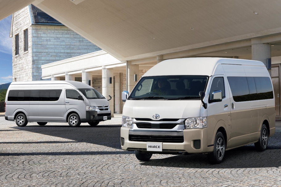 (左):COMMUTER・2WD・2800ディーゼル・GL
