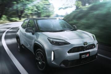 【モデル入り素材】GR SPORT（ハイブリッド・2WD）